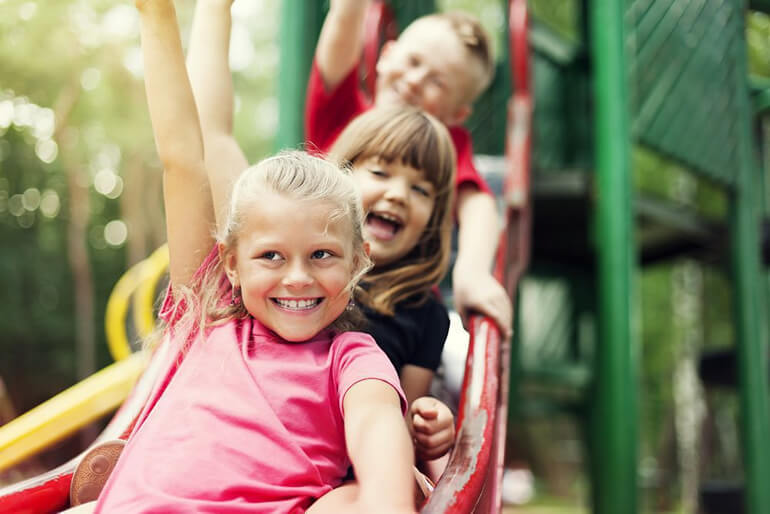 Conheça 8 brincadeiras de recreação para festa infantil